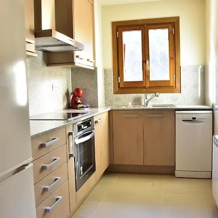 Casa Laia, * Araos